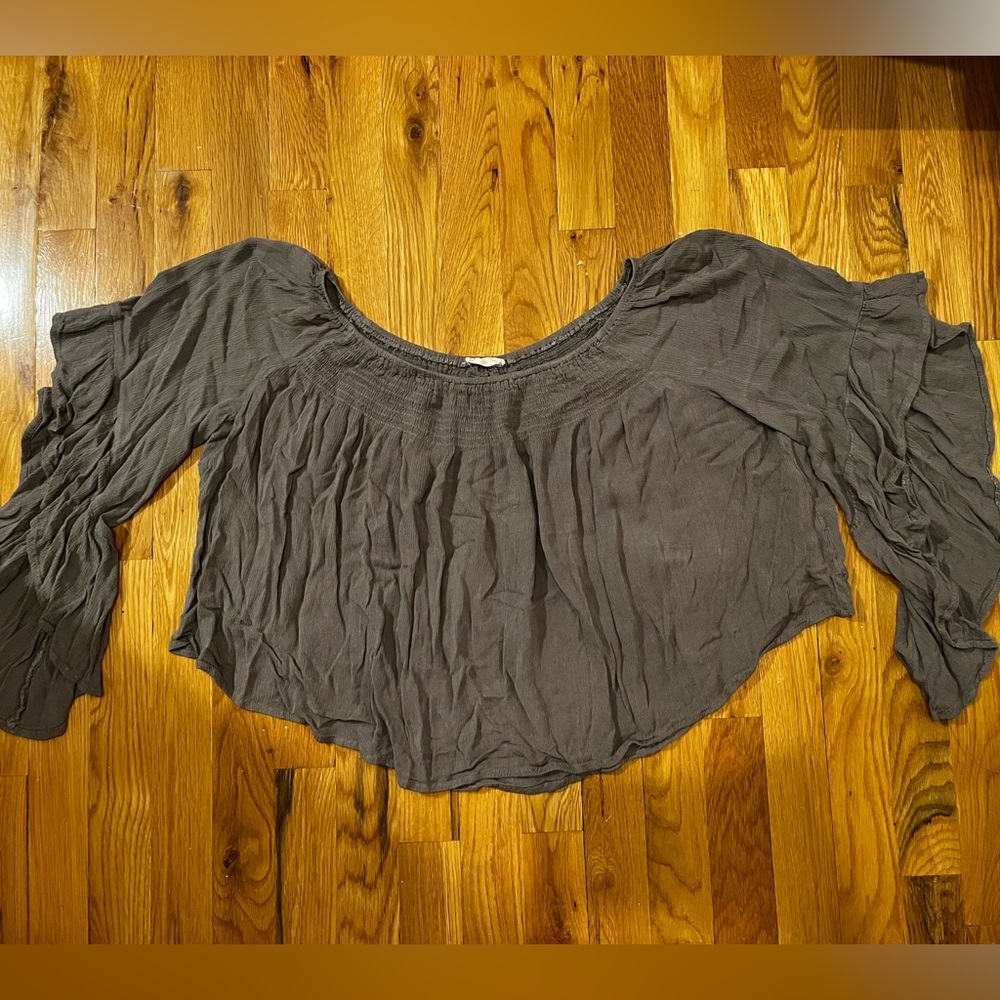 OLIVE GREEN FLOWY CROP TOP